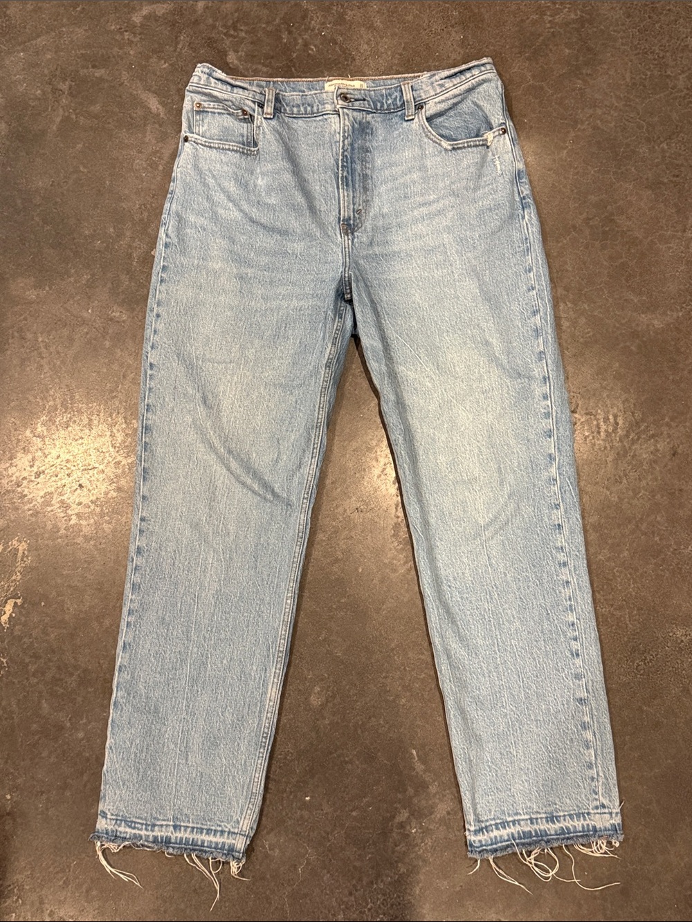 Abercrombie & Fitch 90s straight ultra high rise jeans 32 14 regular medium wash